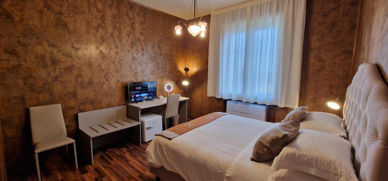Forumguesthouse Verdi Centro Storico Parma Esterno foto